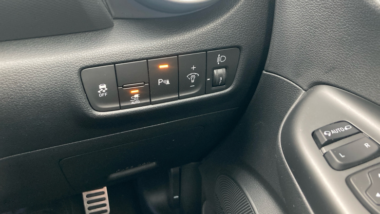 Hyundai KONA 150kW Premium 64kWh 5dr Auto Electric Hatchback